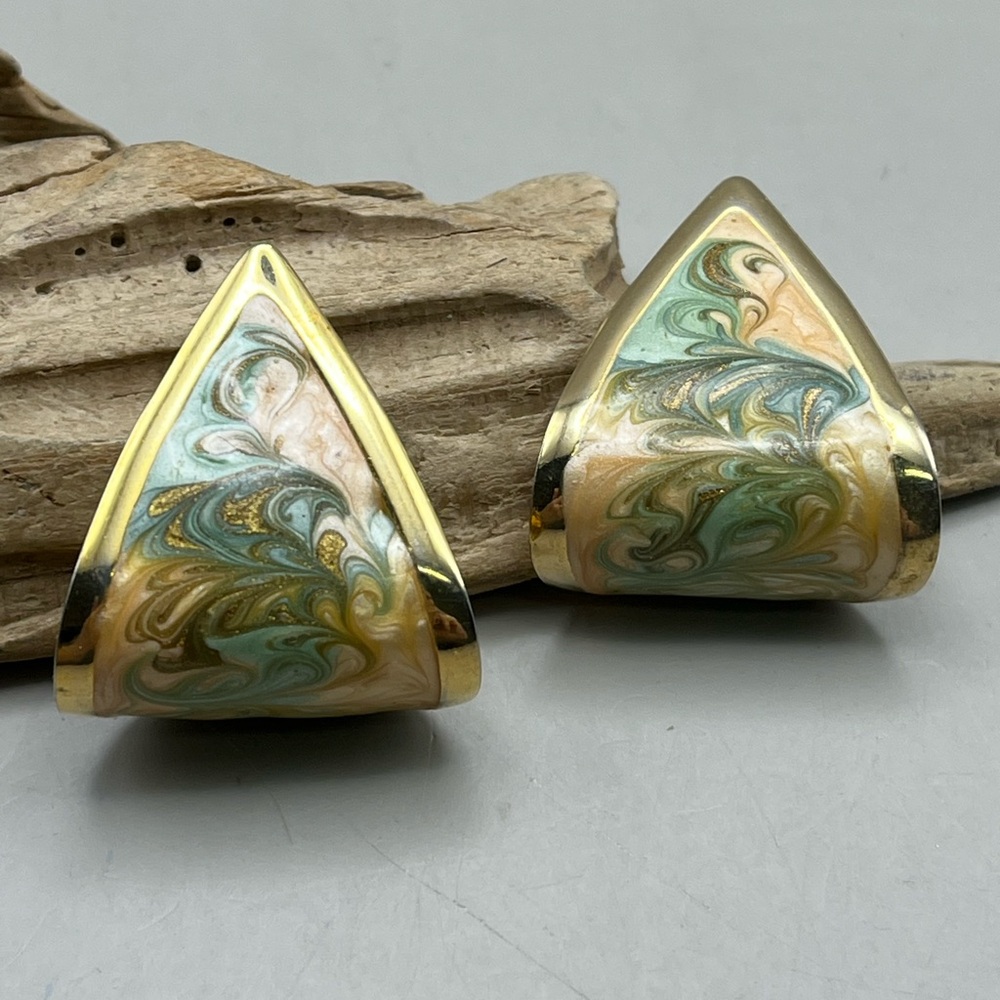 Vintage Gold Tone and Marbled Swirl Pattern Stud Earrings - Picture 2 of 5
